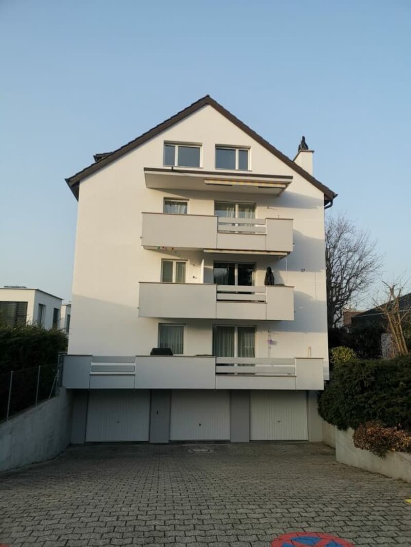 Bright 2.5-room apartment in a prime location in Pratteln (1)