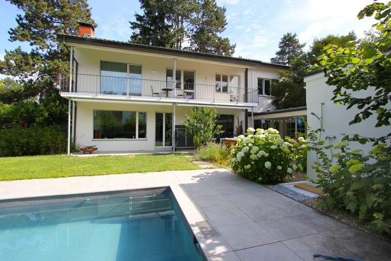 Maison unifamiliale sur le beau Bruderholz - 7 pièces avec piscine et garage double (13)