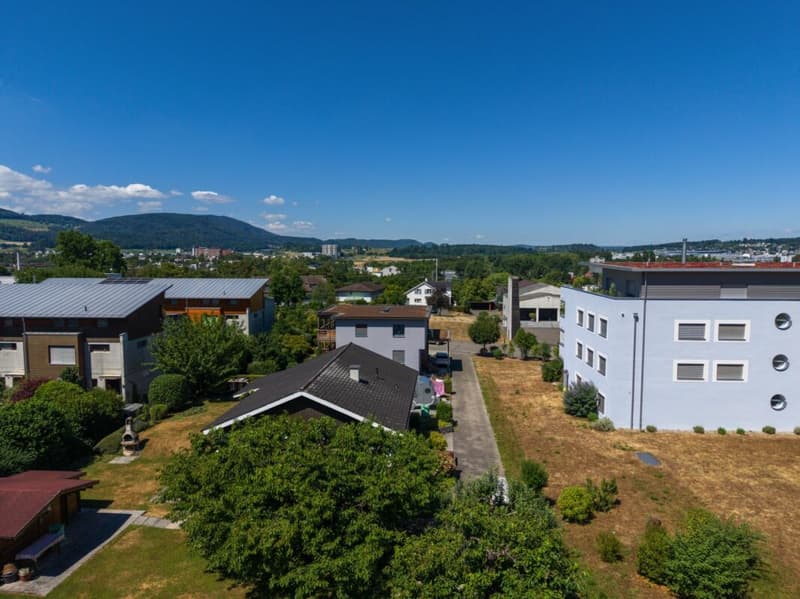 Aussicht vom Balkon in die grüne Umgebung