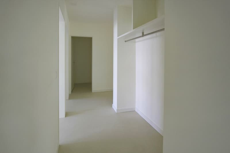 Appartement moderne 4.5 pièces avec 2 balcons et AEP / cuisine et salles de bains neuves (10)