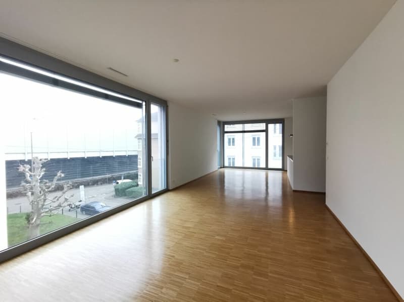 Grosszügige 3.5-Zimmer-Wohnung mit zwei Balkonen (4)