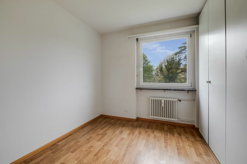 Zimmer 1 mit Einbauschrank