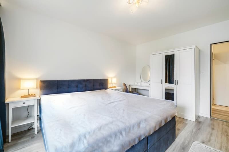 Gemütliches Schlafzimmer mit direktem Zugang zum Balkon