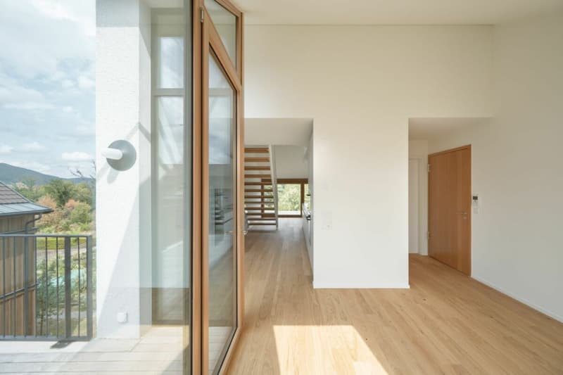 Grosszügige 3½-Zimmer-Dachwohnung mit Galerie und Balkon (1)