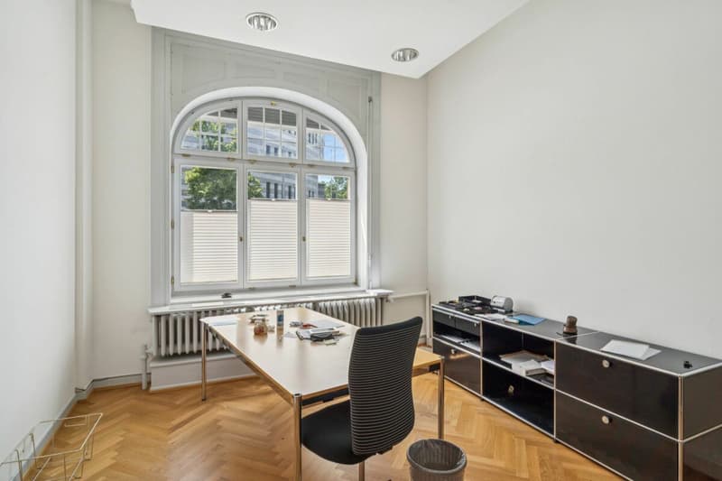 Wohn- und Geschäftshaus am Aeschenplatz - Investieren im Herzen der Stadt (3)