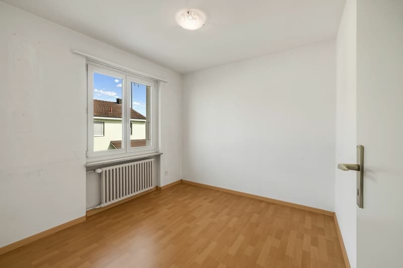 Schlafzimmer im OG zur Strassenseite