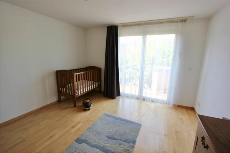Modernes 5.5-Zimmer-Einfamilienhaus mit Garten (9)