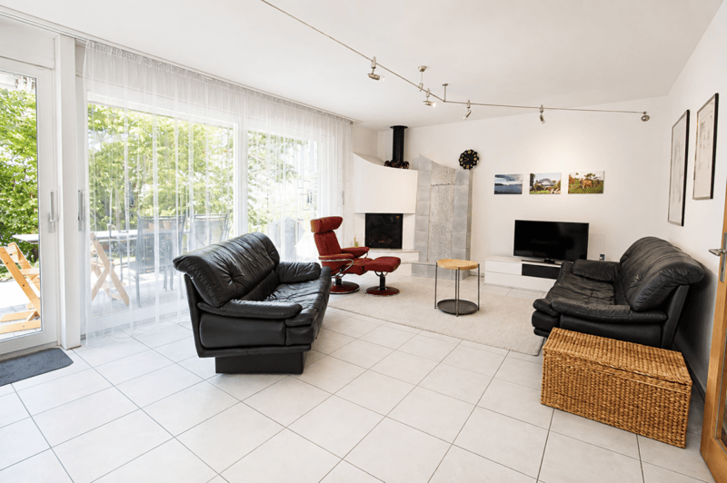 Modernes 5.5-Zimmer-Einfamilienhaus mit Garten (5)