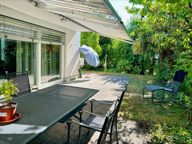 Modernes 5.5-Zimmer-Einfamilienhaus mit Garten (7)