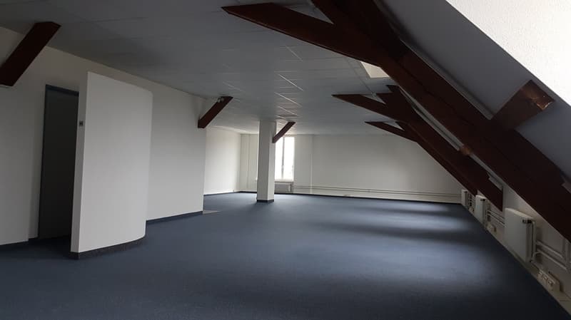 Circa 149 m2 di spazio per uffici al piano mansardato (5)