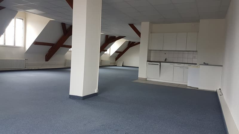 Circa 149 m2 di spazio per uffici al piano mansardato (2)