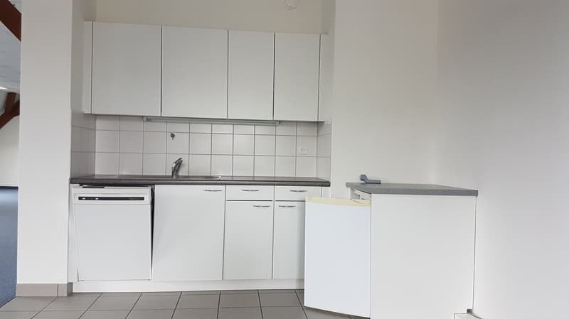 Circa 149 m2 di spazio per uffici al piano mansardato (3)