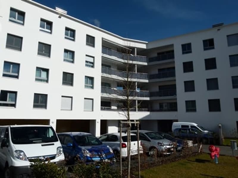 gedeckter Aussenparkplatz (1)