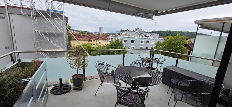 Appartement lumineux dans un emplacement central avec une belle vue (4)