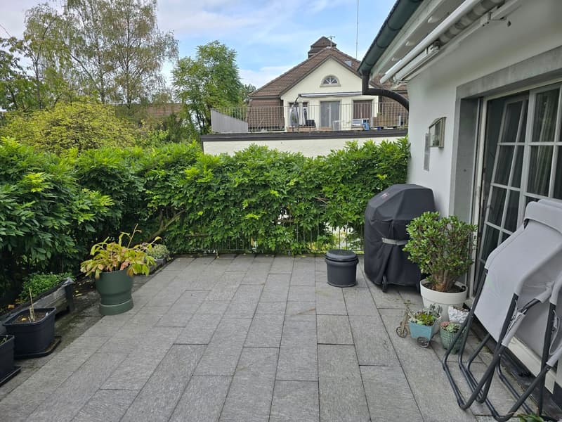 Charmante 3.5-Zimmer-Wohnung mit grosser Terrasse (8)