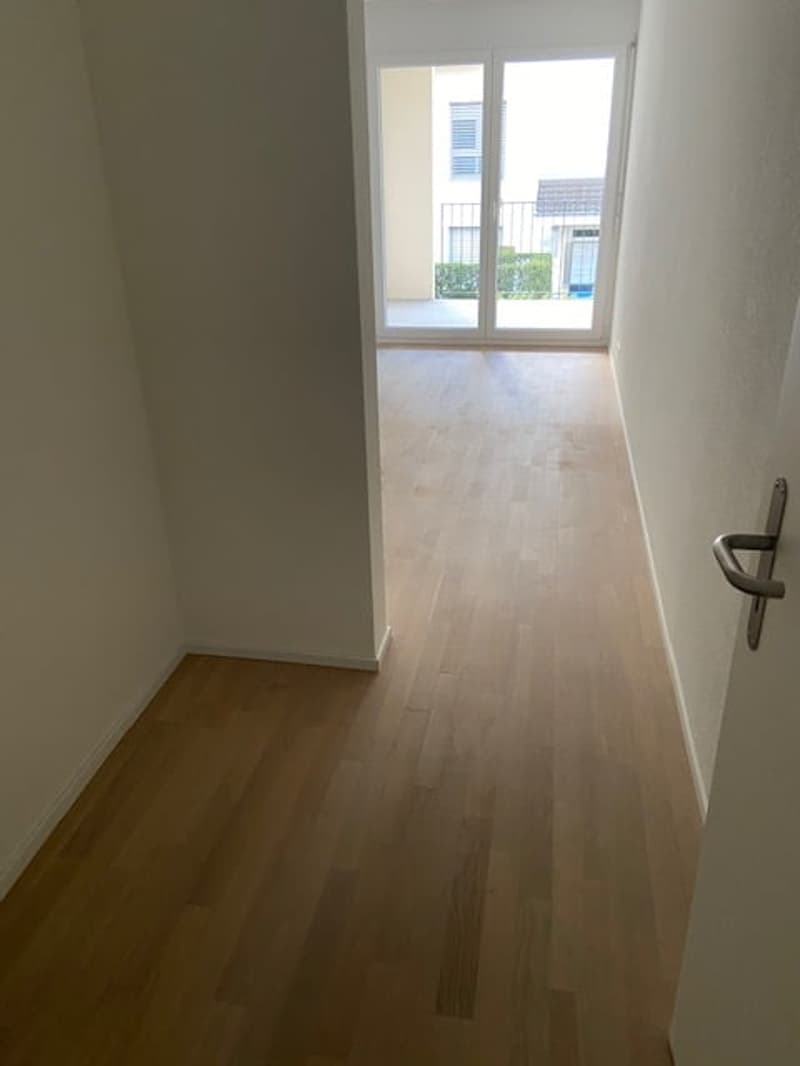 helle, moderne Wohnung mit grossem Balkon (12)