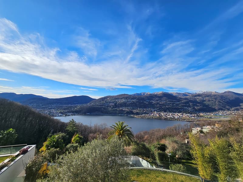 Montagnola: prestigious 7.5 room with large terraces and lake view (2)