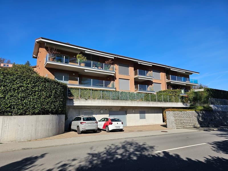 Sorengo: prestigioso appartamento 4.5 locali con terrazza e piscina condominiale (16)