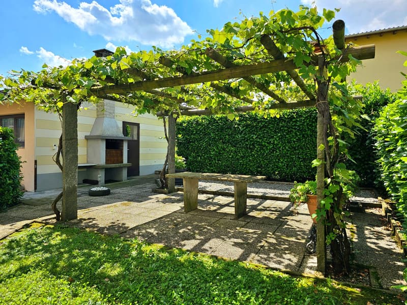 Stabio : Villa unifamiliale confortable avec grand jardin et importants indices de construction (3)