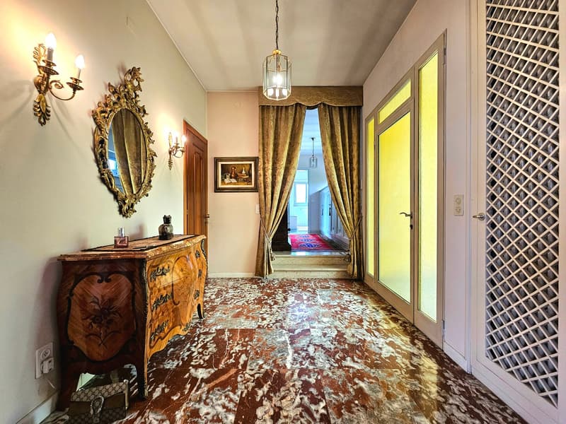 Balerna: Villa signorile con ampio giardino, terrazze, piscina e vista aperta nel verde (7)