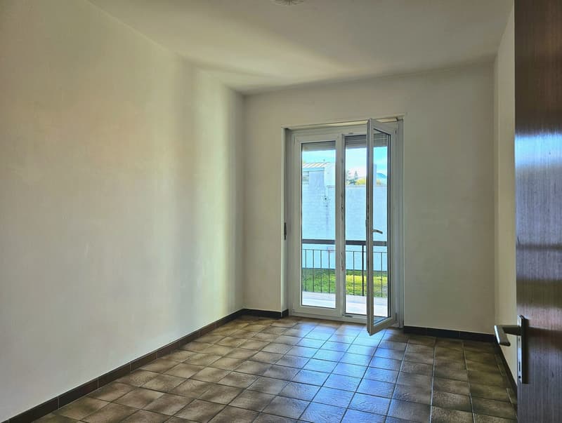 Bellinzona Daro: Geräumiges und komfortables Doppelhaus mit charmantem Panoramablick (12)