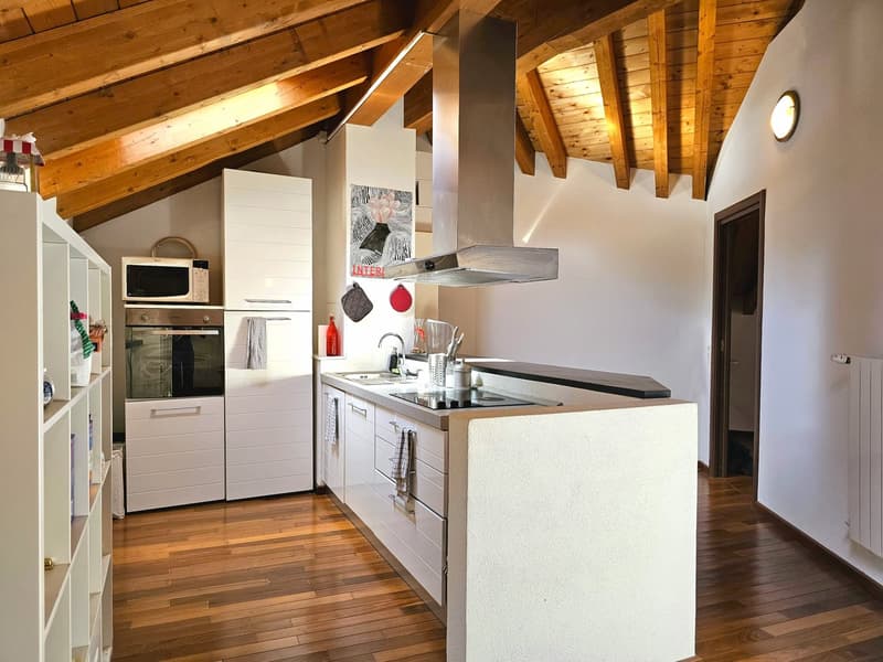 Centre de Mendrisio : vaste et fascinante mansarde 4.5 pièces dans un immeuble d'époque (6)
