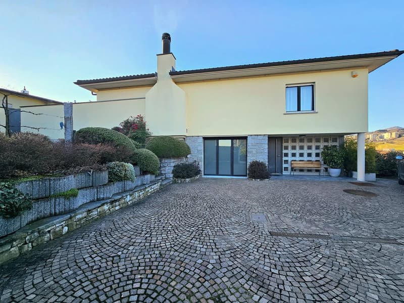 Balerna: Wonderful single-family house surrounded by greenery (14)