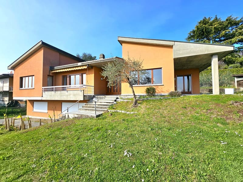 Castel San Pietro Corteglia: important single-family villa with dominant view of the hills (1)