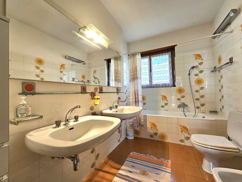 Castel San Pietro Corteglia: important single-family villa with dominant view of the hills (12)