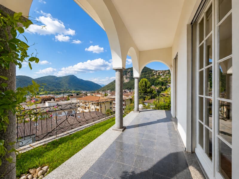 Mendrisio: Prächtige Einfamilienvilla mit großem Garten und dominierendem Blick (3)