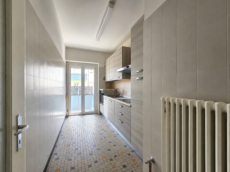 Chiasso: Affittasi ampio e luminoso appartamento 3.5 locali in posizione strategica (4)