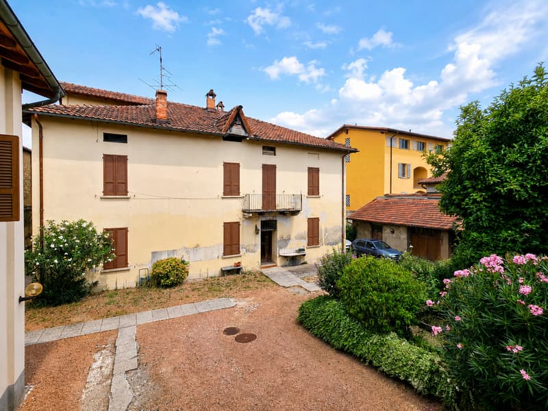Stabio San Pietro: Affascinante casa unifamiliare 3.5 locali con giardino privato e vista aperta (3)