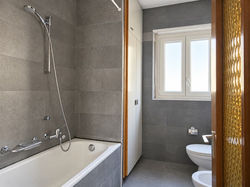 Bellinzona Daro: Ampia e confortevole casa bifamiliare con incantevole vista dominante (11)