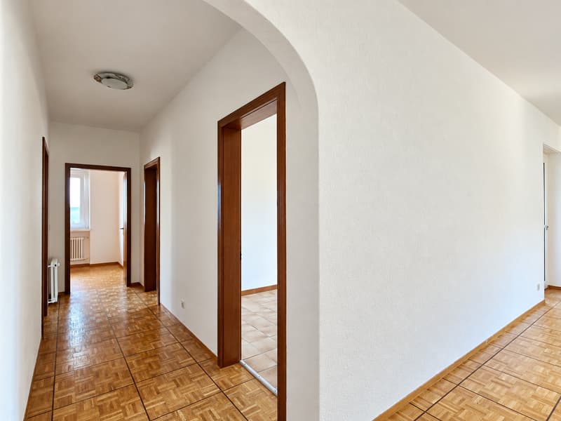 Bellinzona Daro: Ampia e confortevole casa bifamiliare con incantevole vista dominante (8)