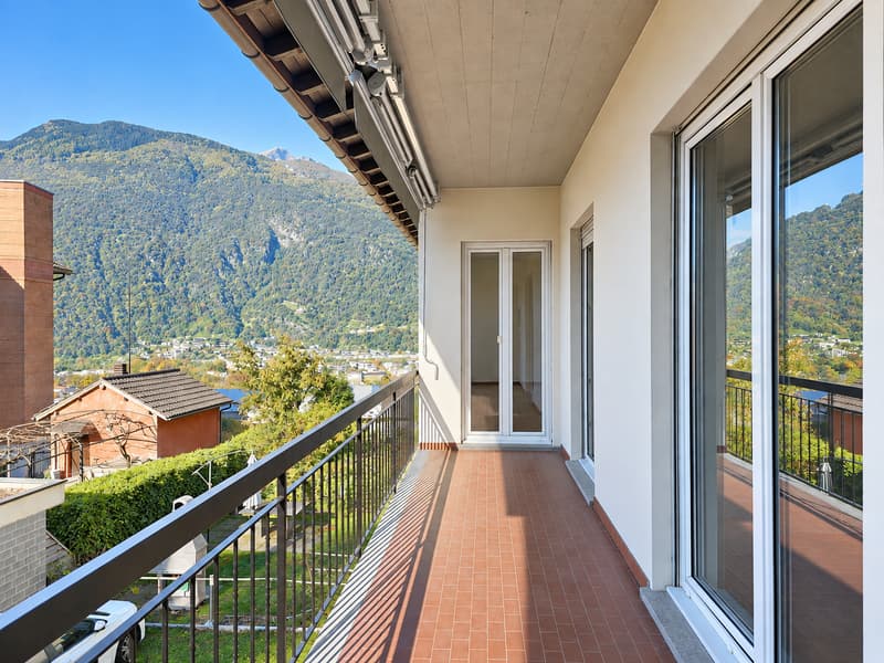 Bellinzona Daro: Ampia e confortevole casa bifamiliare con incantevole vista dominante (7)