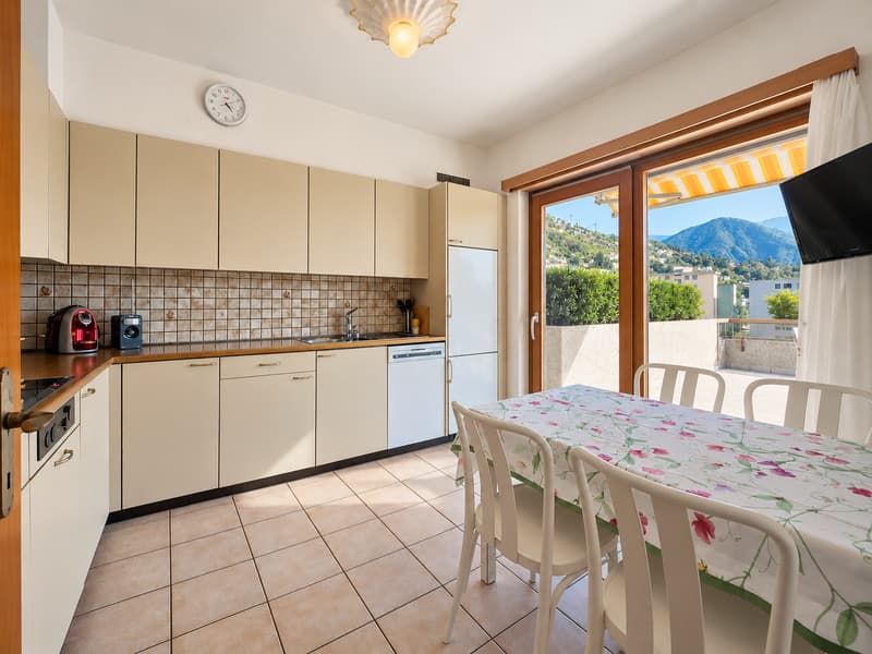 Lugano Viganello: Elegante attico 4.5 locali con spettacolare terrazza panoramica (8)