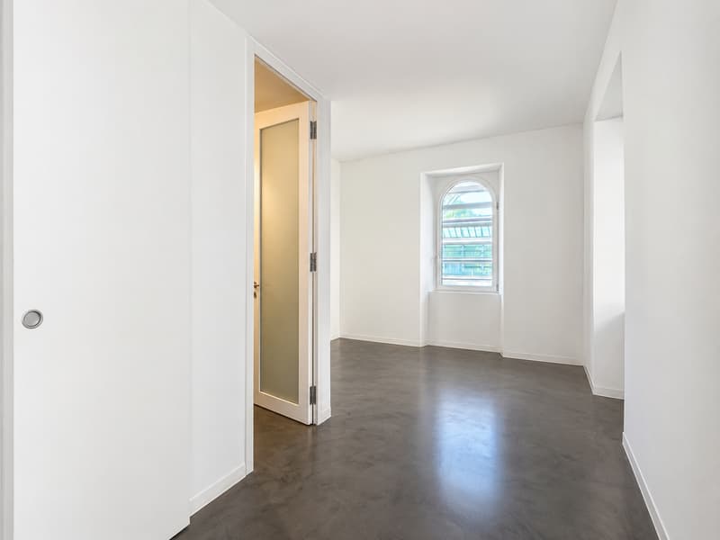 Chiasso: Affittasi moderno appartamento 4.5 locali in villa storica rinnovata (7)