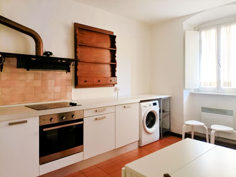 2.5 Room Apartment in Elegant Period Building (3)