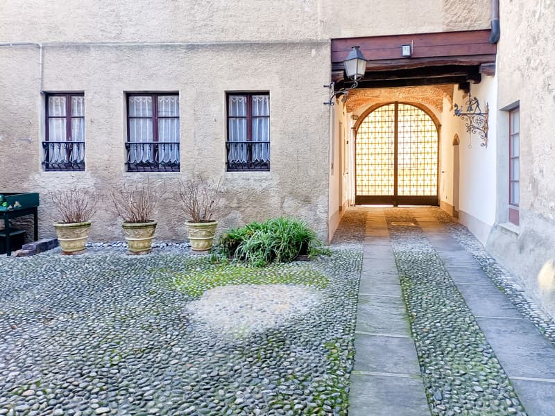2.5 Room Apartment in Elegant Period Building (11)