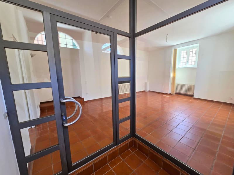 BALERNA - COMMERCIAL PREMISES (3)