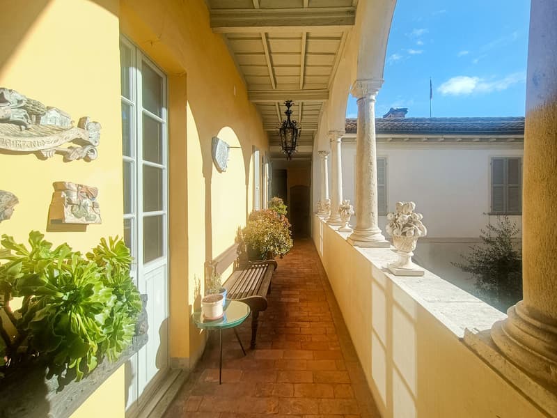 MONOLOCALE CON CORTE INTERNA NEL PRESTIGIOSO PALAZZO TORRIANI (9)