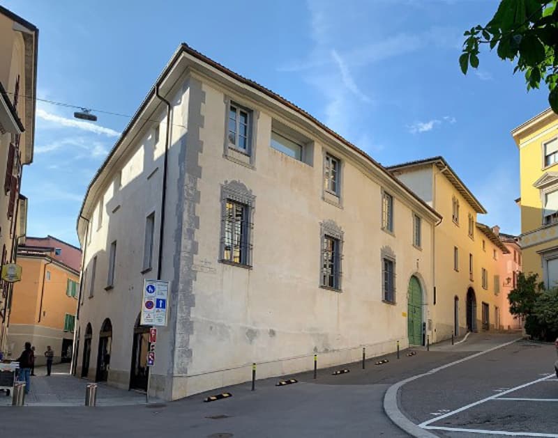 MONOLOCALE CON CORTE INTERNA NEL PRESTIGIOSO PALAZZO TORRIANI (10)