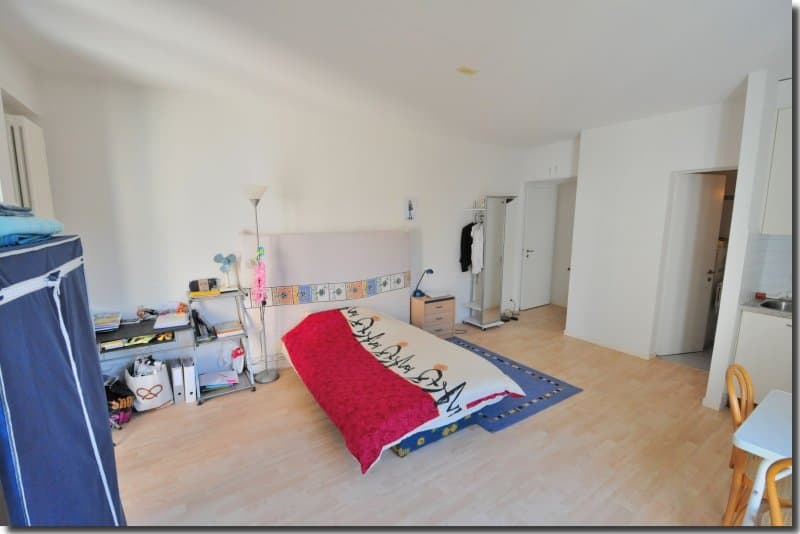 Hübsche, unmöblierte 1-Zimmerwohnung, sehr hell und freundlich (2)