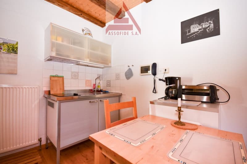 Casa con 6 appartamenti / Haus mit 6 Wohnungen (3)