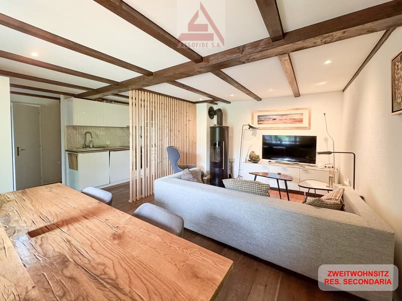 Casa immersa nel verde / Haus mitten im Grünen (1)