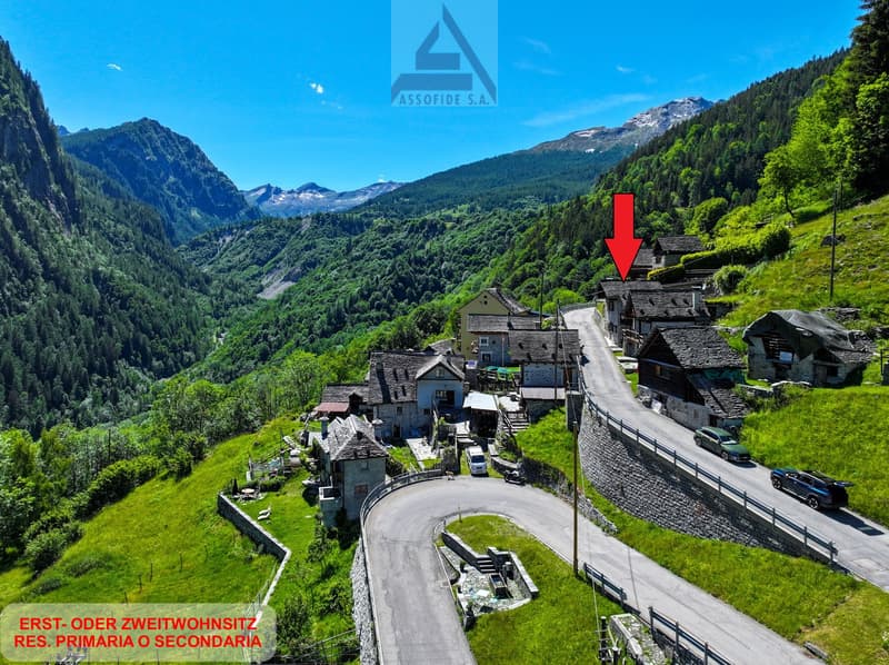 Un rifugio autentico tra le montagne / Ein authentischer Rückzugsort in den Bergen (1)