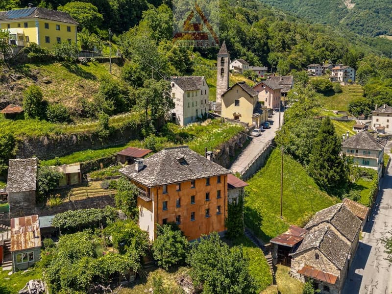 Affascinante casa ticinese / Charmantes Tessinerhaus (12)