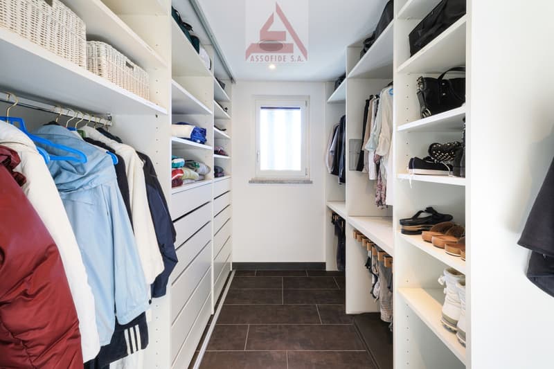 Prestigioso attico di 5.5 locali vista lago/Prestigioses 5.5-Zimmer-Attika mit Seeblick (8)