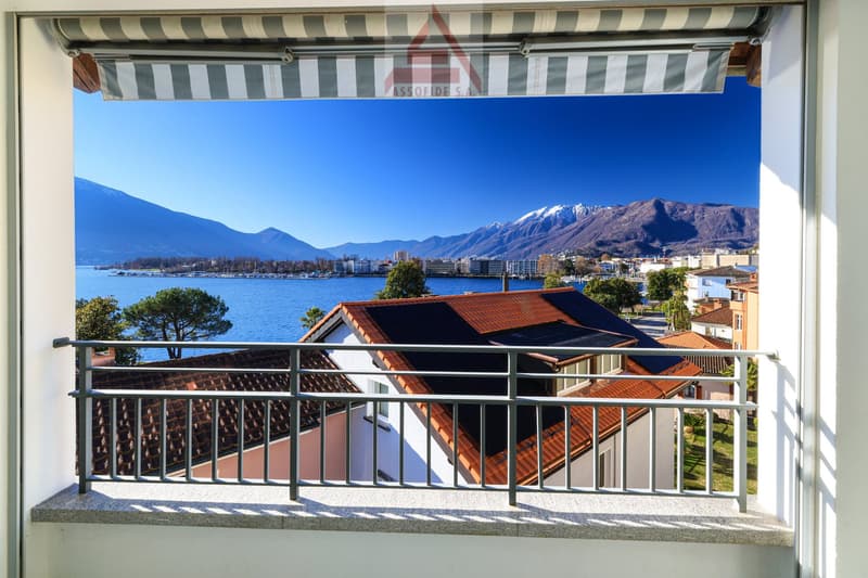 Prestigioso attico di 5.5 locali vista lago/Prestigioses 5.5-Zimmer-Attika mit Seeblick (13)