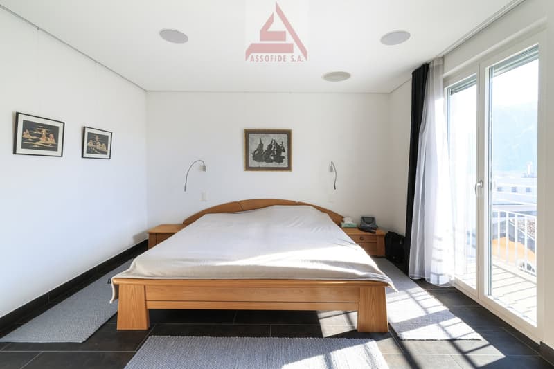Prestigioso attico di 5.5 locali vista lago/Prestigioses 5.5-Zimmer-Attika mit Seeblick (7)